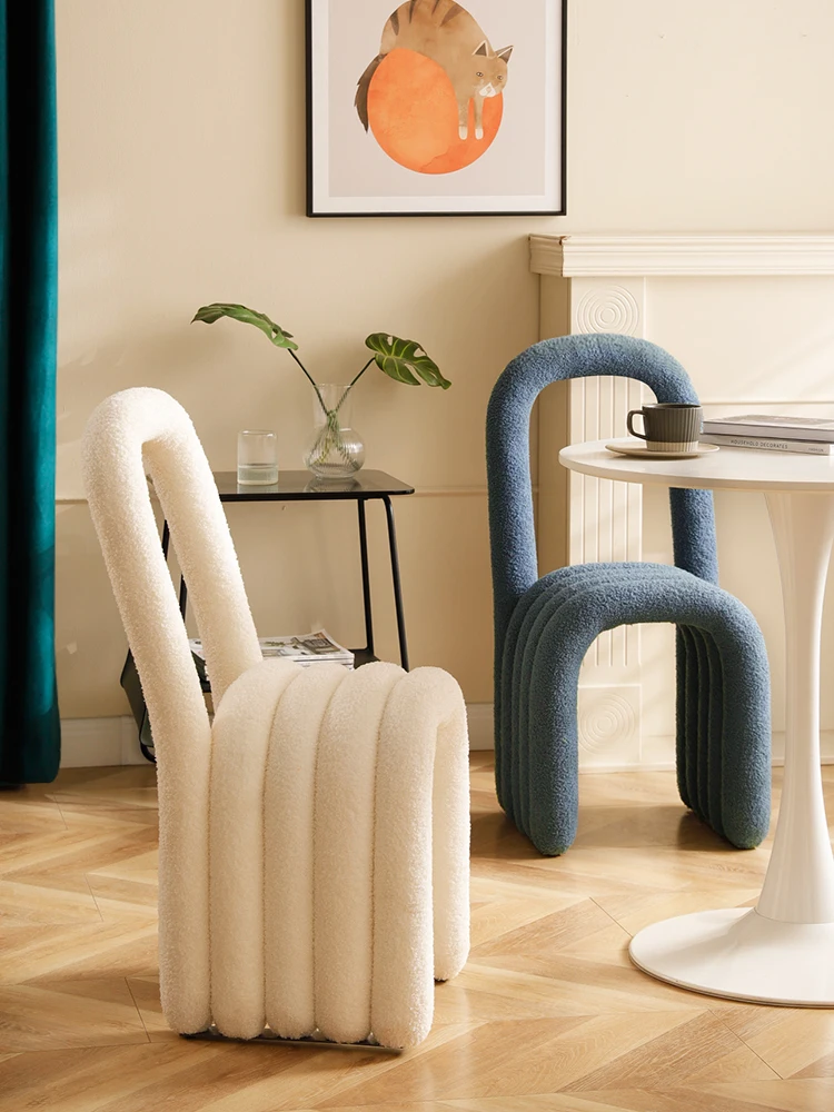 נורדי יצירתי הצורה המוזרה הכיסא הביתה השינה חנות בגדים באינטרנט סלבריטאים צואה מסרק איפור מעצב האוכל הכיסא - 2